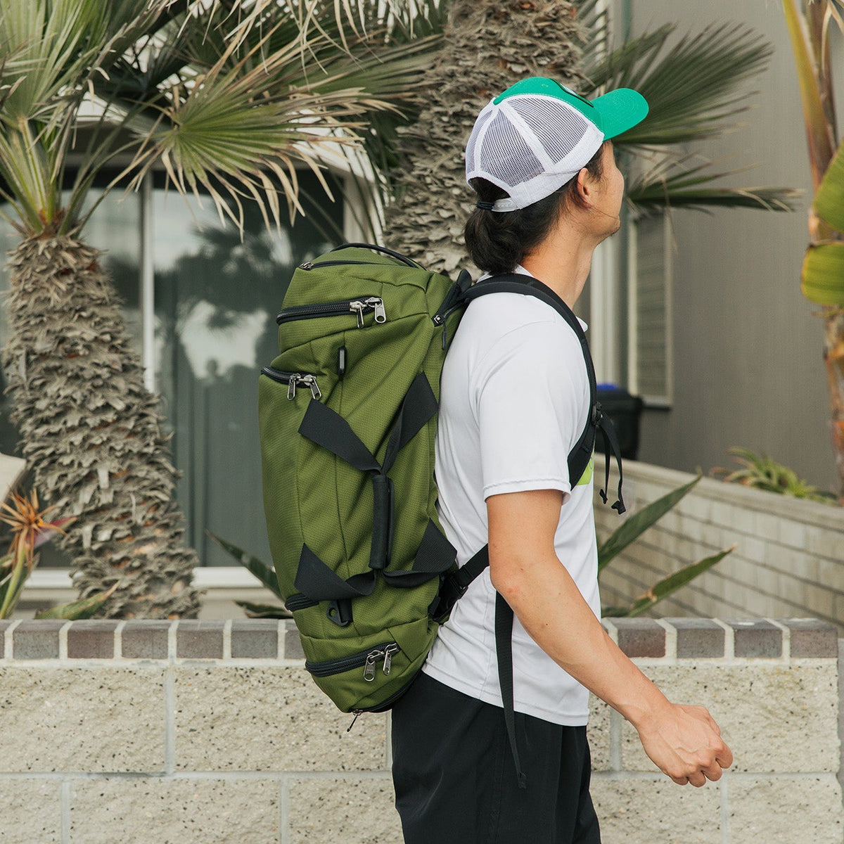 lifestyle visible^^Person carrying an Aeronaut 45 as a backpack.