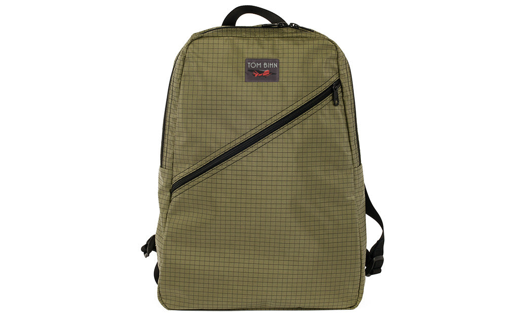 visible variant TB0922-VHND^^Daylight Backpack in Taiga (olive green with grey grid) 400 Halcyon