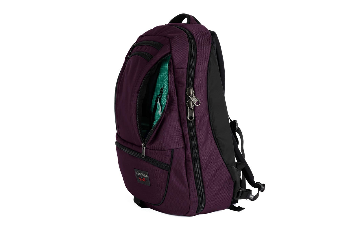 visible variant TB0121-UKKD^^The Synik 30 in Aubergine Ballistic with a Sitka 200 Halcyon interior.