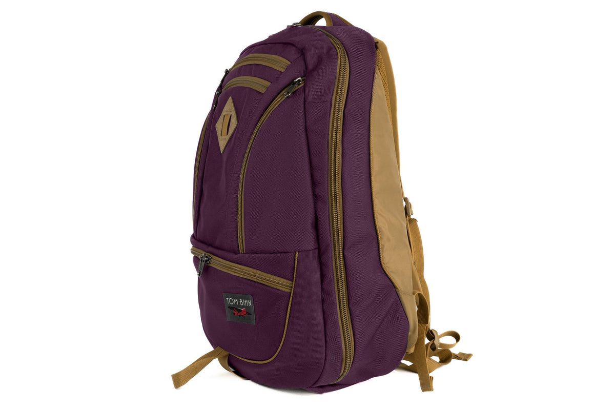 visible variant TB0183-UKCD^^The Guide's Edition Synik 30 in Aubergine 420 Parapack shot in profile.