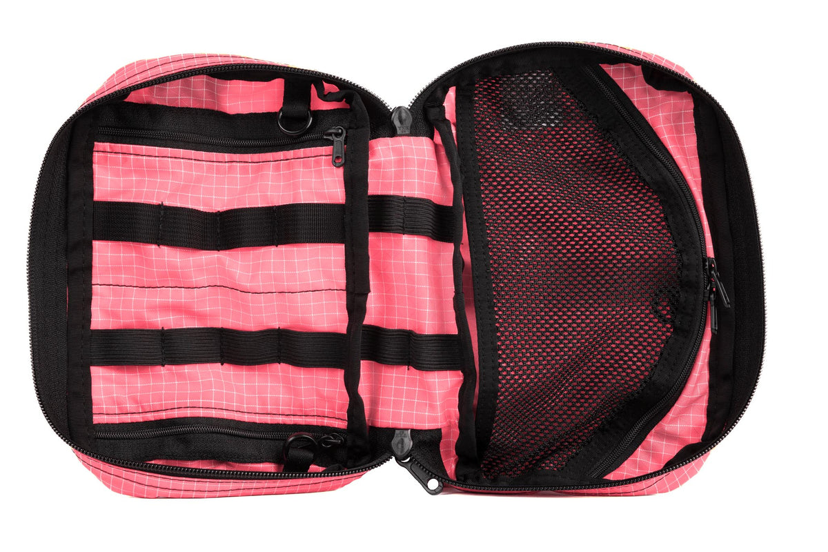visible variant TB0419-4D^^An open interior shot of the Handy Little Thing #2 in Sakura (pale pink with white grid) 200 Halcyon