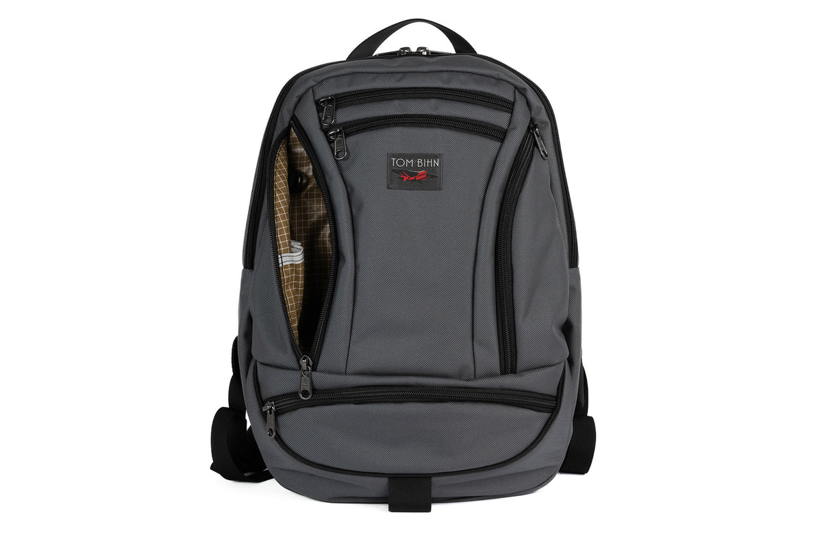 visible variant TB0112-GKCD^^The Synapse 19 in Nebulous Grey (medium grey) 630 Ballistic with Coyote (brown with white grid) 200 Halcyon interior.