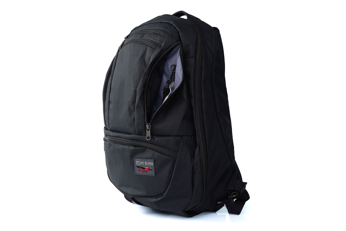 visible variant TB0121-BXDL^^Synik 30 in Black X-Pac® with Dusk 210 Cerylon lining.