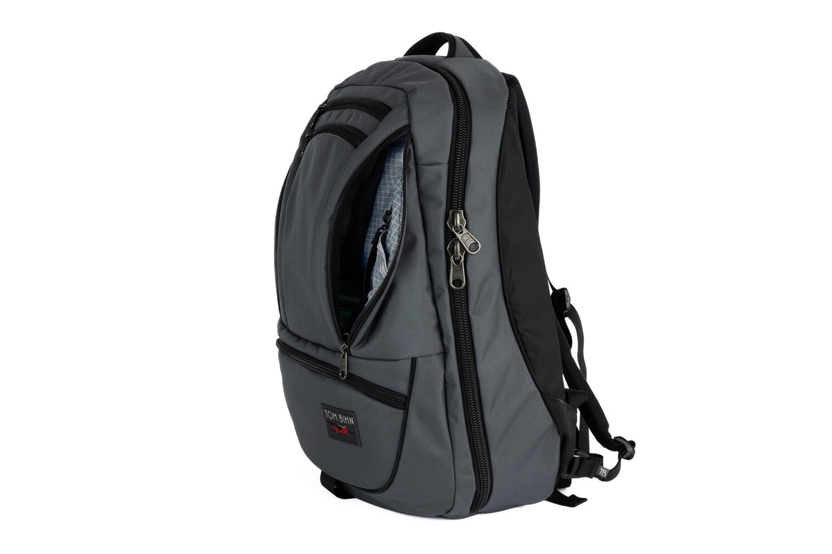 visible variant TB0121-GKND^^The Synik 30 in Nebulous Grey (Medium grey) Ballistic with an Northwest Sky (light grey with white grid) 200 Halcyon interior.
