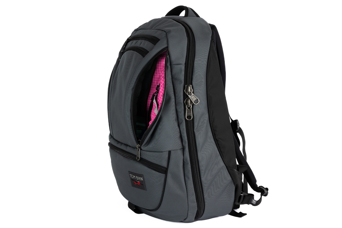 visible variant TB0121-GKPD^^A Nebulous Grey Ballistic Synik 30 with the side pocket open showing the Cerise Halcyon lining color. 