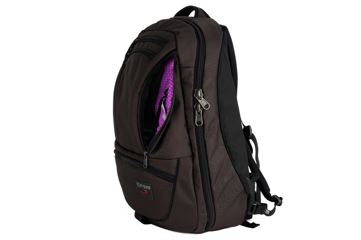visible variant TB0121-RKUD^^The Synik 30 in Ursa (brown-grey) Ballistic with a Ultraviolet (purple with white grid) 200 Halcyon interior.