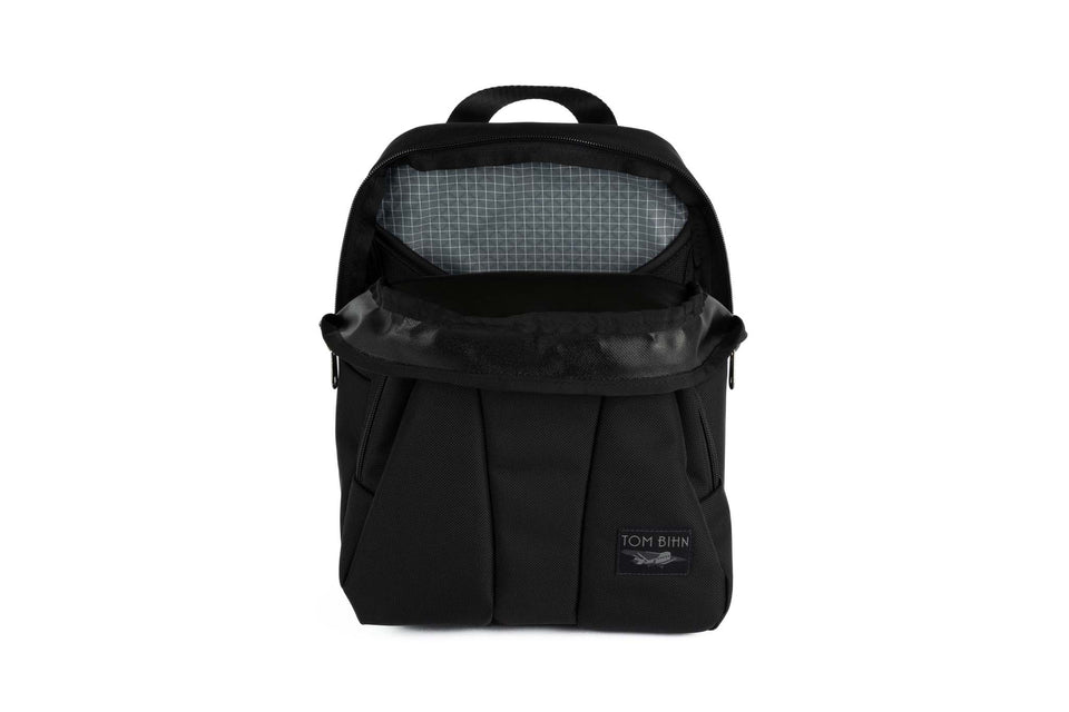 visible variant TB0127-BKND^^Paradigm in Black 525 Ballistic with Northwest Sky (light grey) 200 Halcyon interior