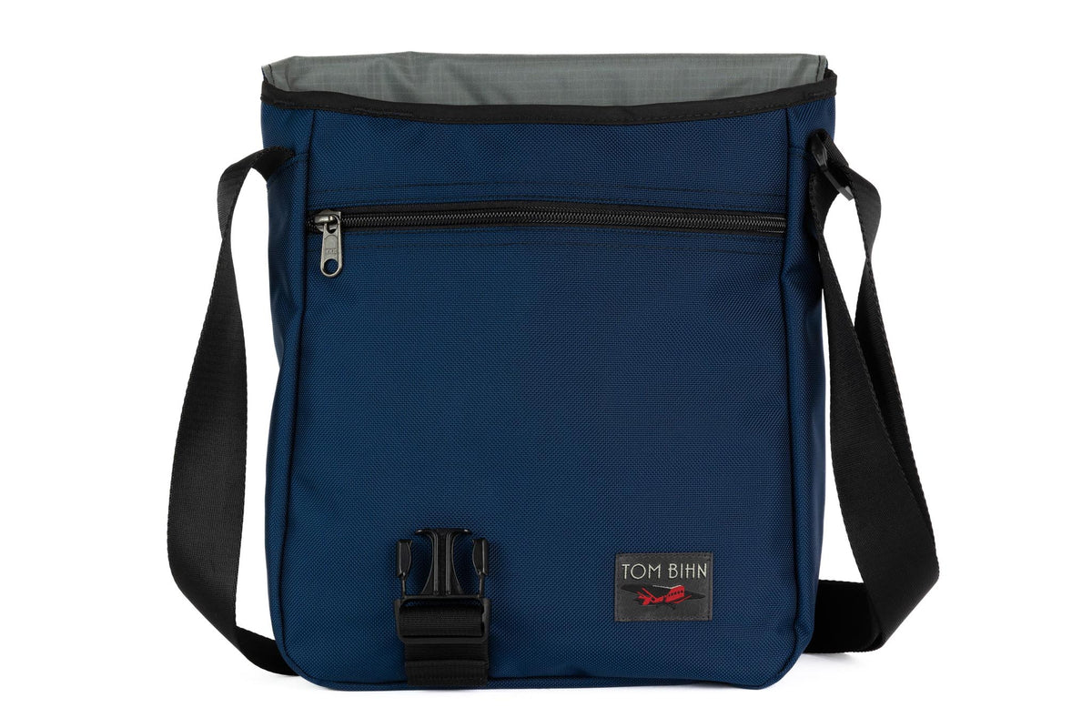 visible variant TB0202-DKGL^^Medium Cafe Bag in Deep Blue (dark blue) 525 Ballistic with Mountain Grey (grey with light grey grid) 210 Cerylon interior