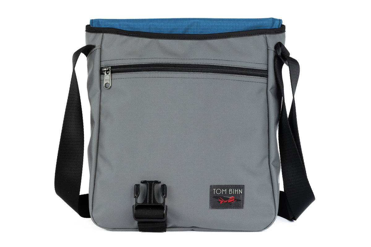 visible variant TB0202-LKOL^^Medium Cafe Bag in Cloud (light) Grey Ballistic with Cobalt 210 Cerylon