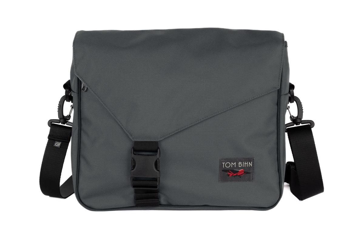 visible variant TB0204-GK5D TB0204-GKRL TB0204-GKLD TB0204-GK4D TB0204-GKZD^^The Maker's Bag in Nebulous Grey (Medium grey) Ballistic.