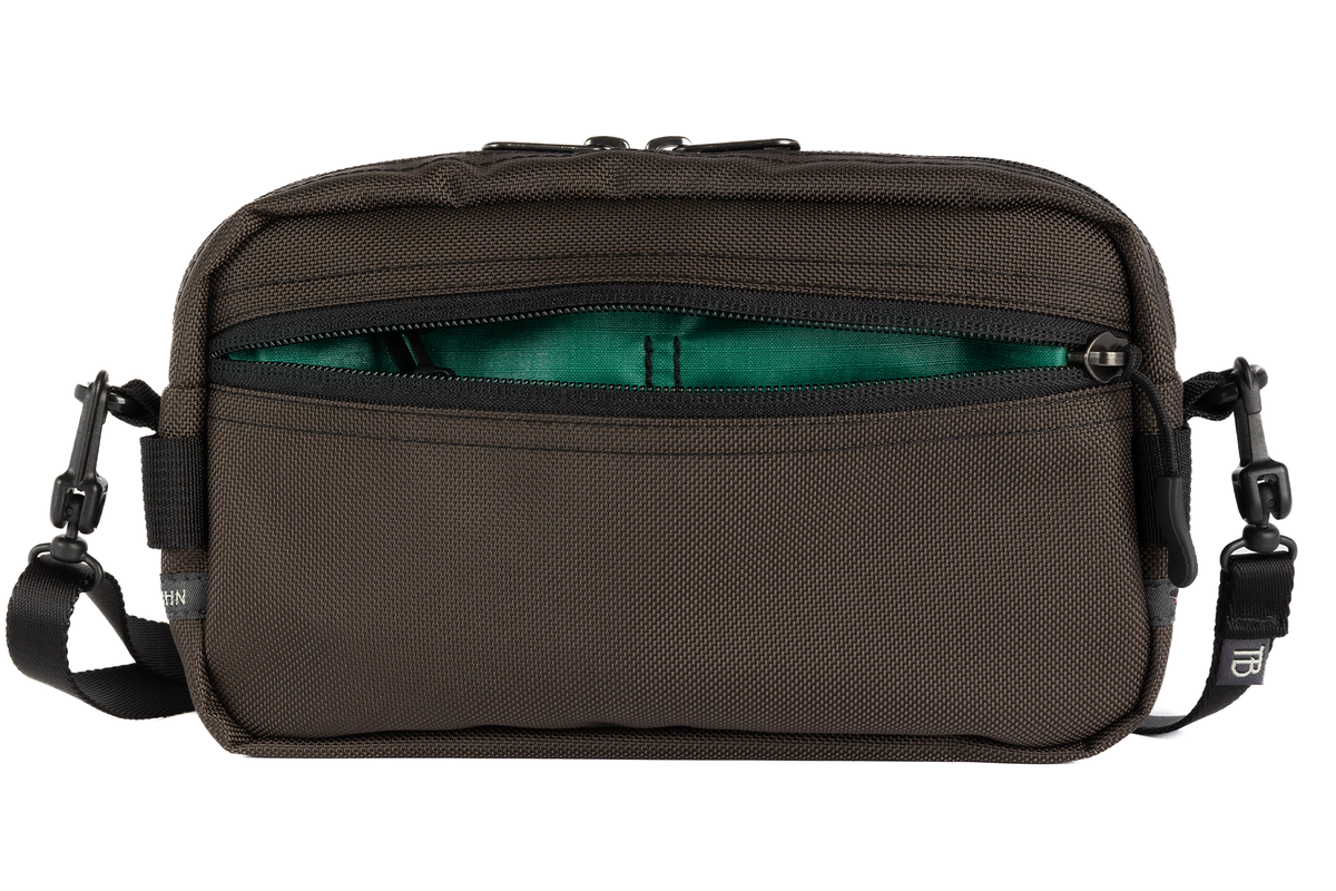 visible variant TB0413-RKEL^^A Side Effect in Ursa (grey-brown) Ballistic with Emerald (dark green with green grid) 210 Cerylon interior.