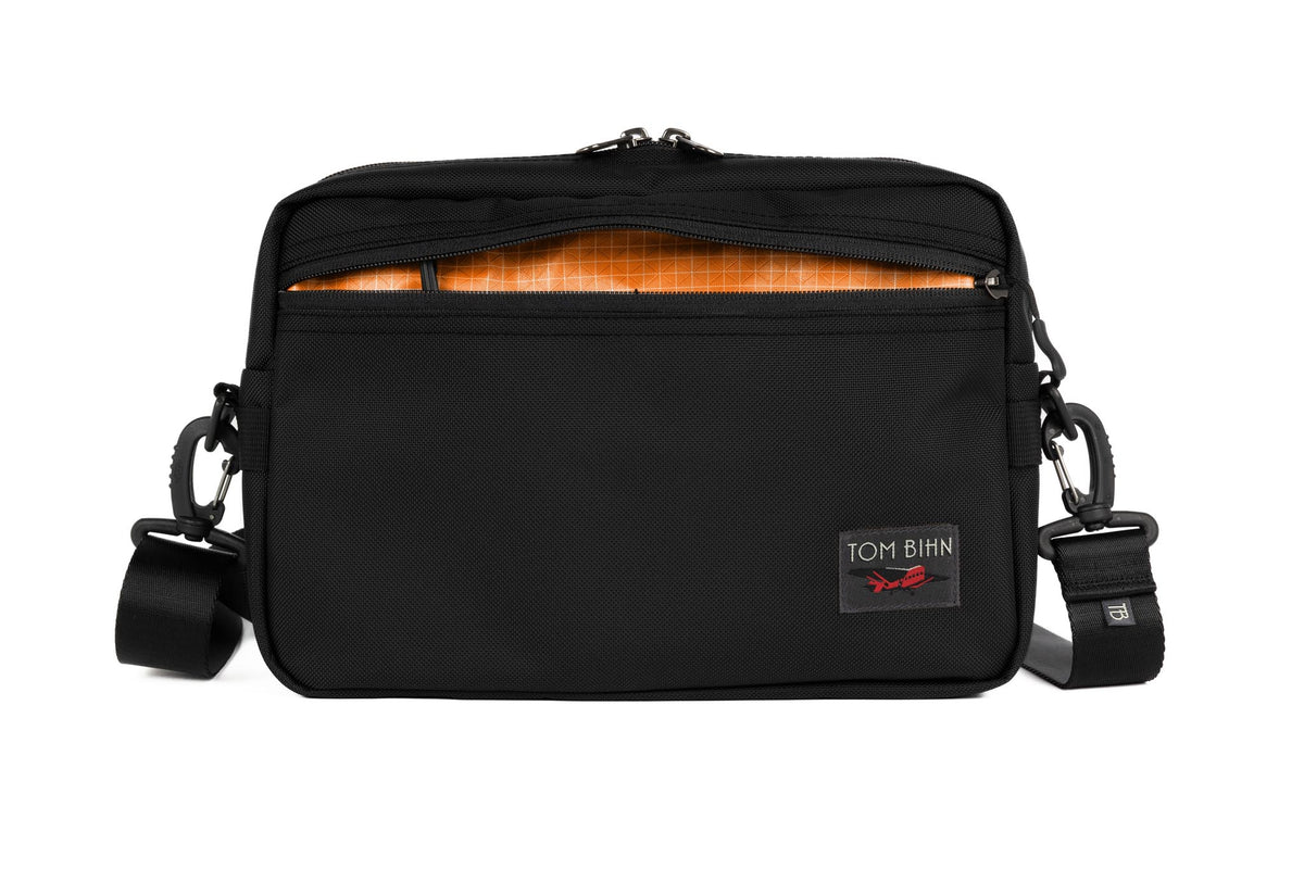 visible variant TB0415-BKZD^^The Side Hustle in Black Ballistic with Zest 200 Halcyon interior.