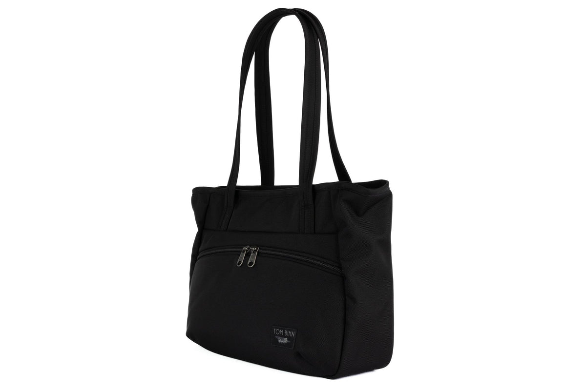 visible variant TB0715-BKML TB0715-BK4D TB0715-BKLD TB0715-BKOD TB0715-BKND TB0715-BKPD^^Photo of the Nomad Tote in Black Ballistic.
