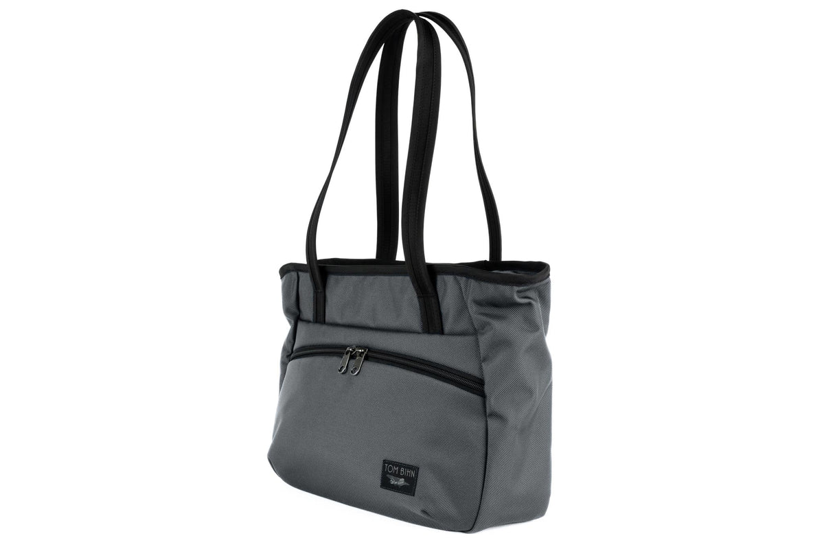 visible variant TB0715-GKZD TB0715-GK5D TB0715-GKEL^^Photo of the Nomad Tote in Nebulous Grey Ballistic.