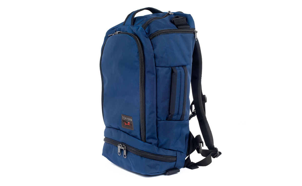 visible variant TB0902-DKKD TB0902-DKYD TB0902-DKZD TB0902-DK5D TB0902-DKND TB0902-DKED^^ A Techonaut 30 with a Deep Blue (dark blue) exterior