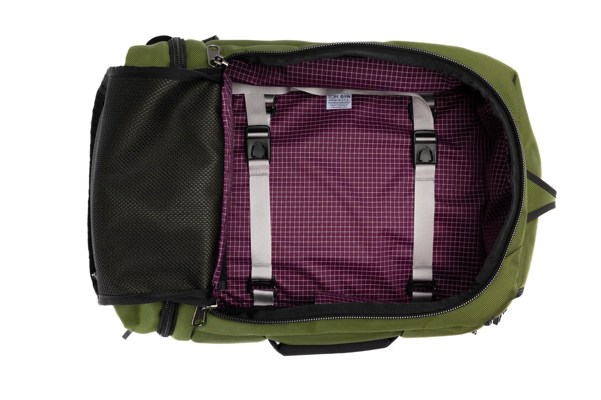 visible variant TB0902-VB5D^^Techonaut 30 in Verde 1050 Ballistic with Acai 200 Halcyon.