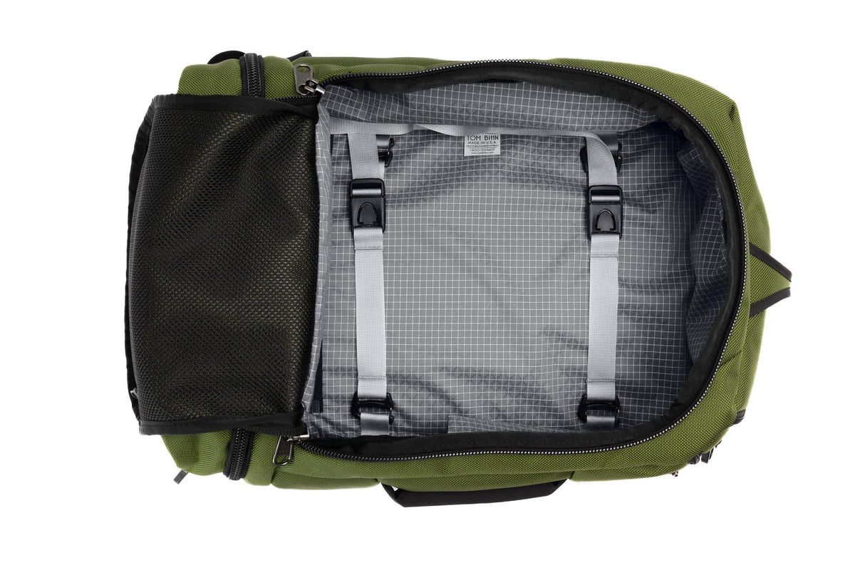 visible variant TB0902-VBND^^Techonaut 30 in Verde 1050 Ballistic with Northwest Sky 200 Halcyon.