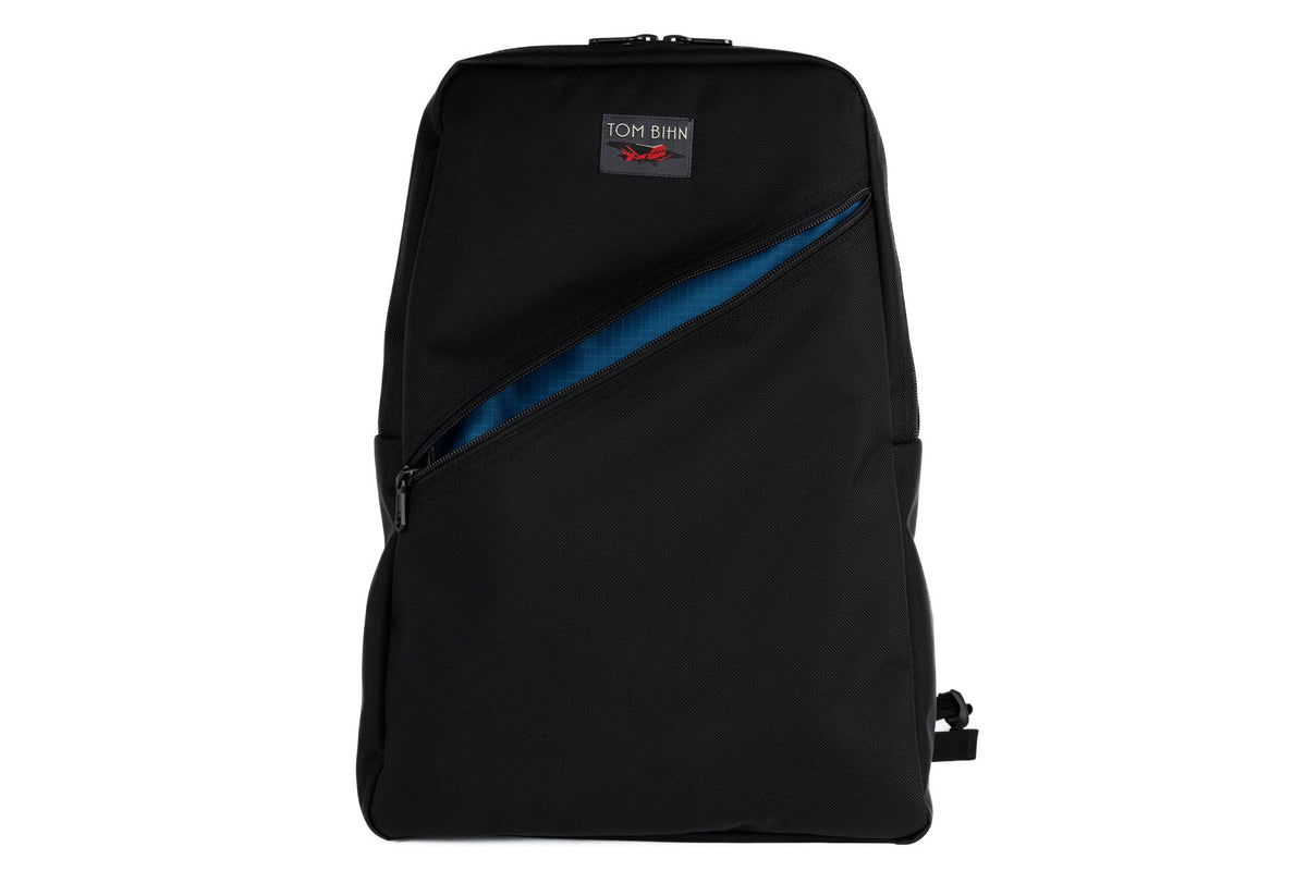 visible variant TB0922-BKOL^^Daylight Backpack in Black 630 Ballistic with Cobalt Cerylon interior