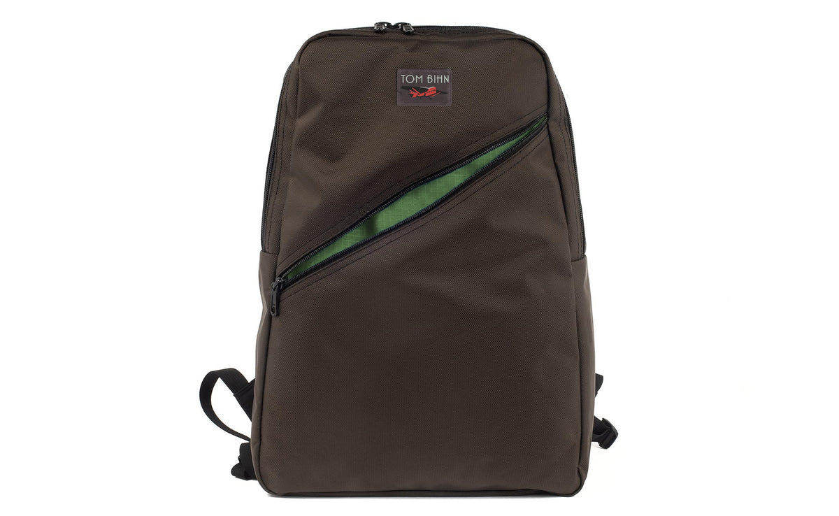 visible variant TB0922-RKML^^Daylight Backpack in Ursa (brown-grey) Ballistic with Moss (green with light green grid) 210 Cerylon interior