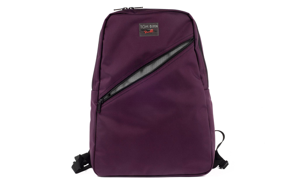 visible variant TB0922-UKGL^^Daylight Backpack in Aubergine (dark purple) Ballistic with Mountain Grey (grey with light grey grid) 210 Cerylon interior