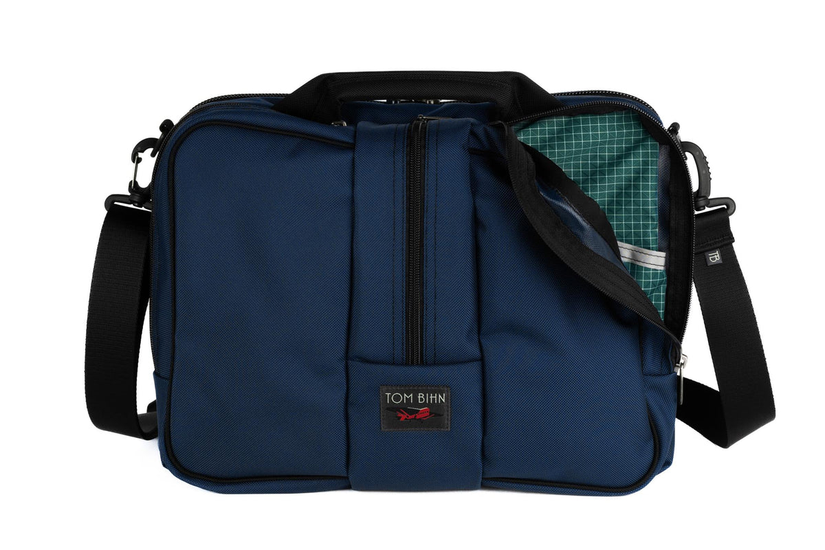 visible variant TB0968-DKKD^^Pilot in Deep Blue (dark blue) 630 Ballistic with Sitka (dark green with white grid) 200 Halcyon interior.