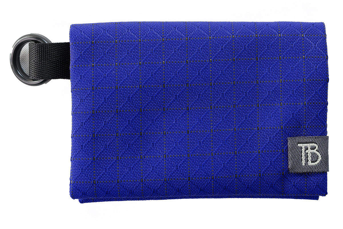 visible variant TB1295-ST^^The exterior of the Minimalist Wallet #2 in Sapphire 420 Spectron