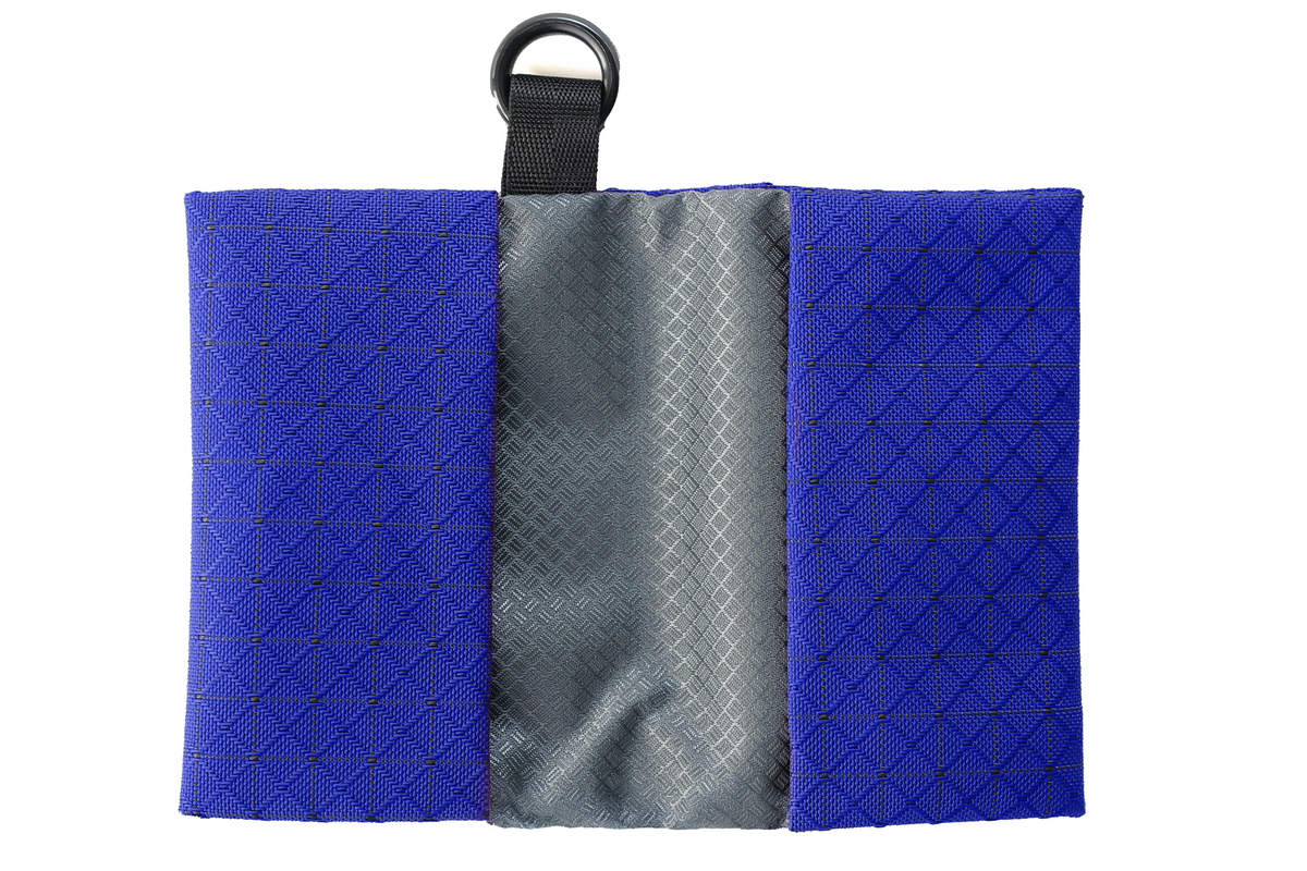 visible variant TB1295-ST^^The interior of the Minimalist Wallet #2 in Sapphire 420 Spectron