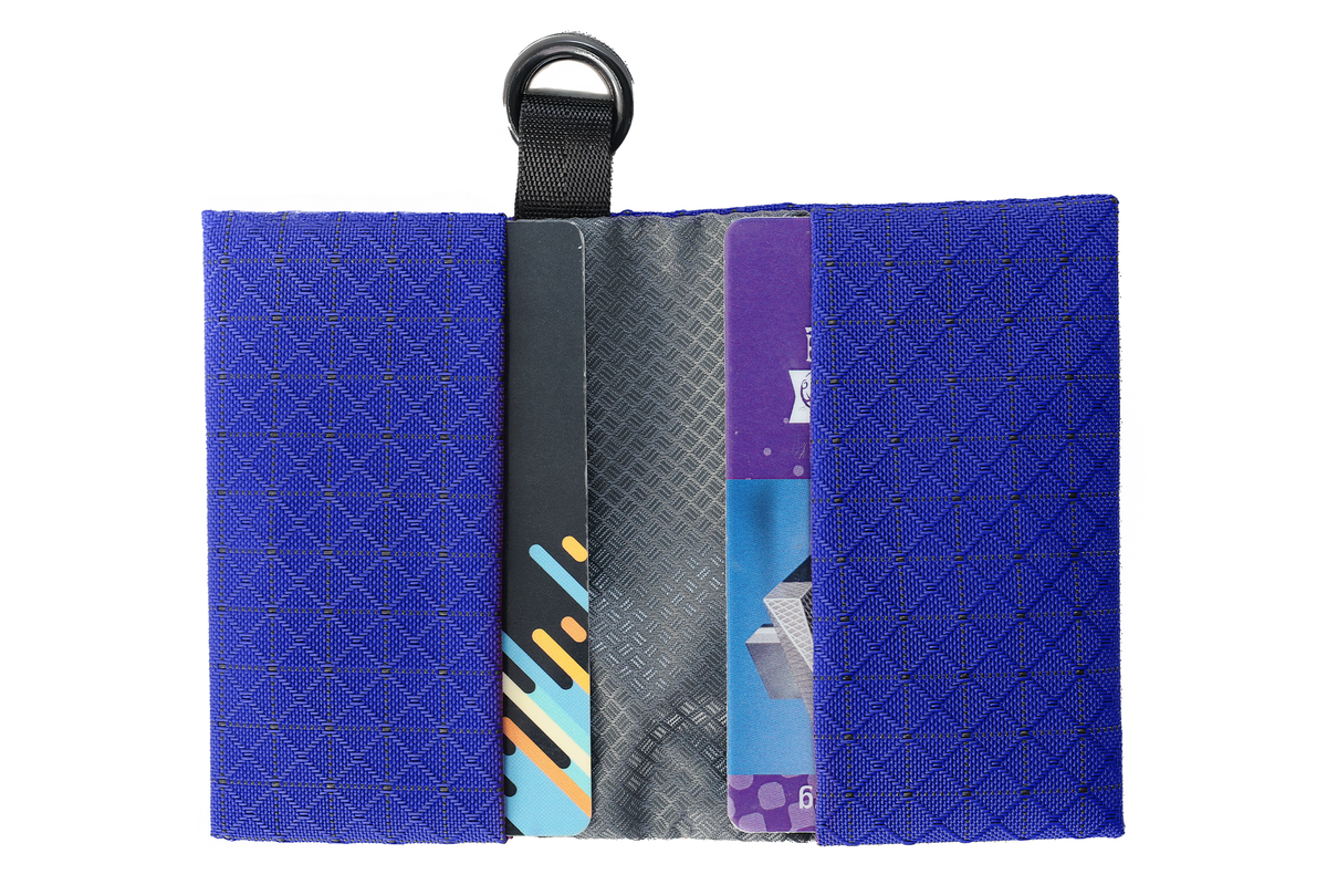 visible variant TB1295-ST^^The interior of the Minimalist Wallet #2 in Sapphire 420 Spectron
