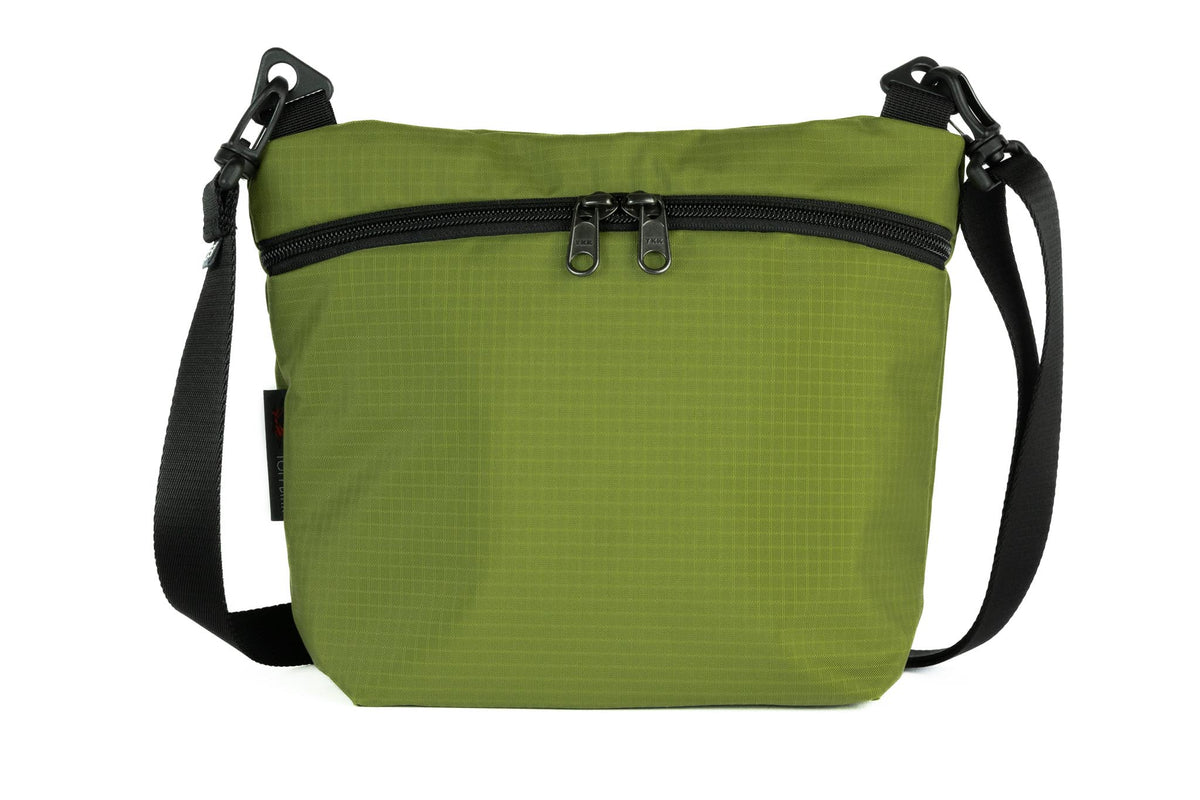 visible variant TB1425-ML^^Rogue Sacoche in Moss 210 Cerylon