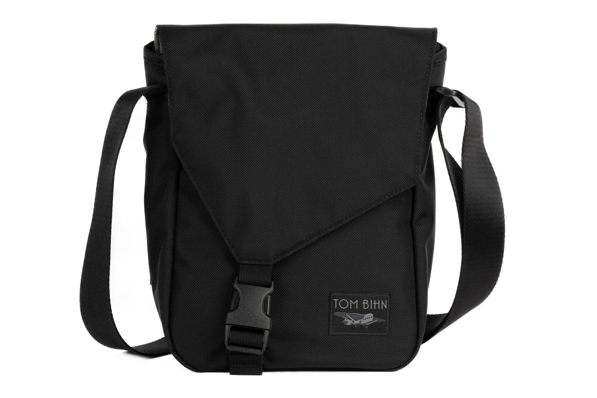 visible variant TB0201-BKGL^^A Small Cafe Bag in Black 630 Ballistic/Mountain Grey 210 Cerylon.