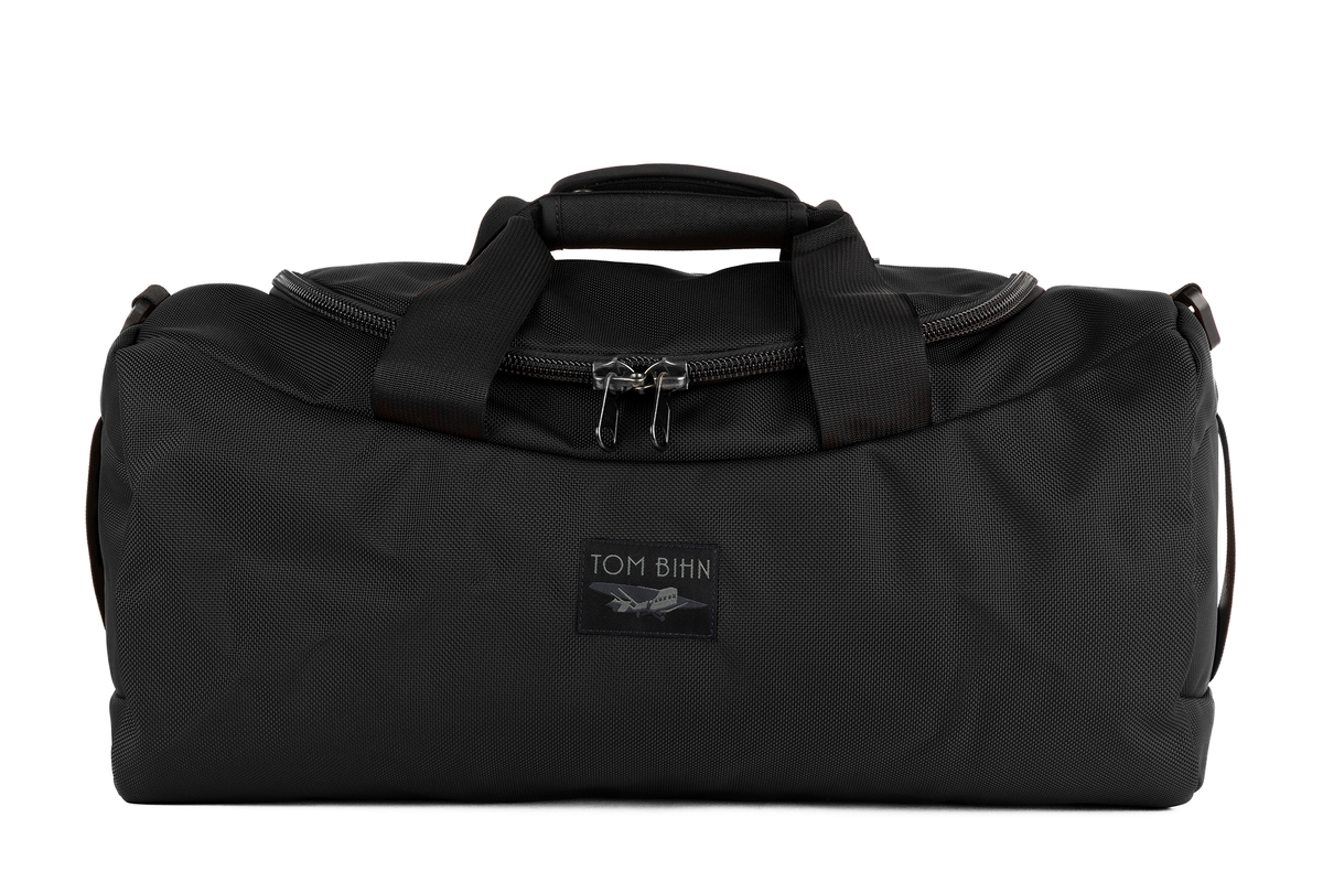 visible variant TB0909M-BB TB0909M-BK^^A Medium Yeoman Duffel in Black 1050 Ballistic.