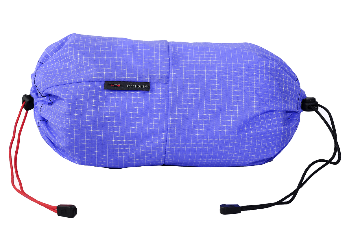 visible variant TB09376-9D^^An Aeronaut 45 Travel Laundry Stuff Sack in Selkie 200 Halcyon.