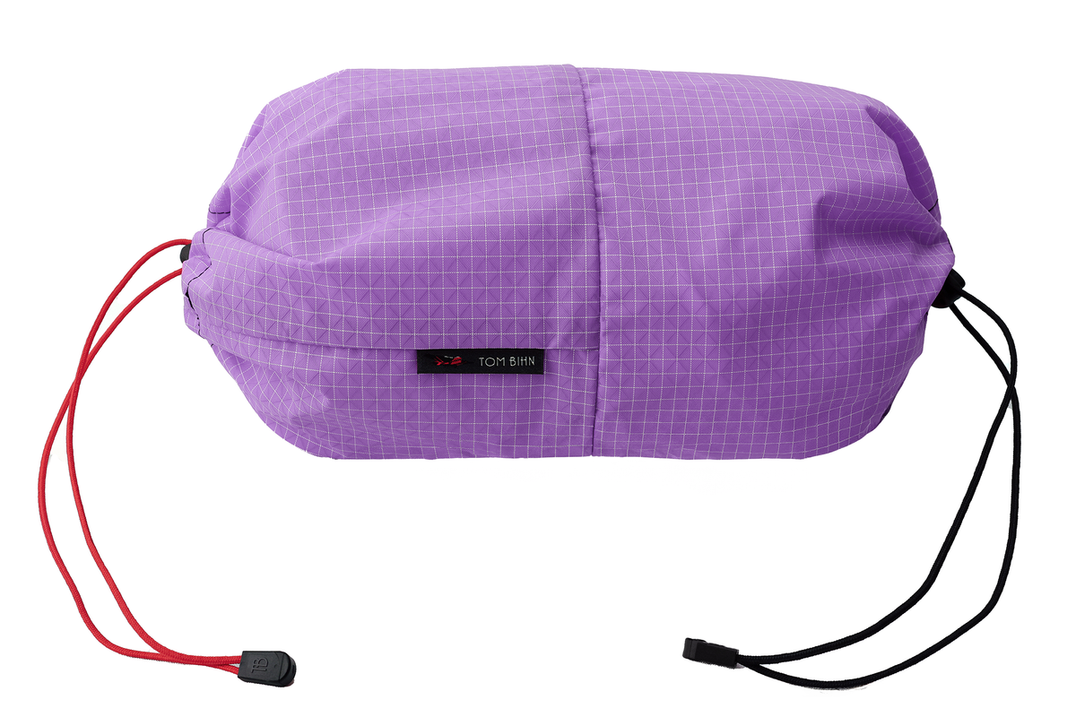 visible variant TB09375-YD^^An Aeronaut 30 Travel Laundry Stuff Sack in Wisteria 200 Halcyon.
