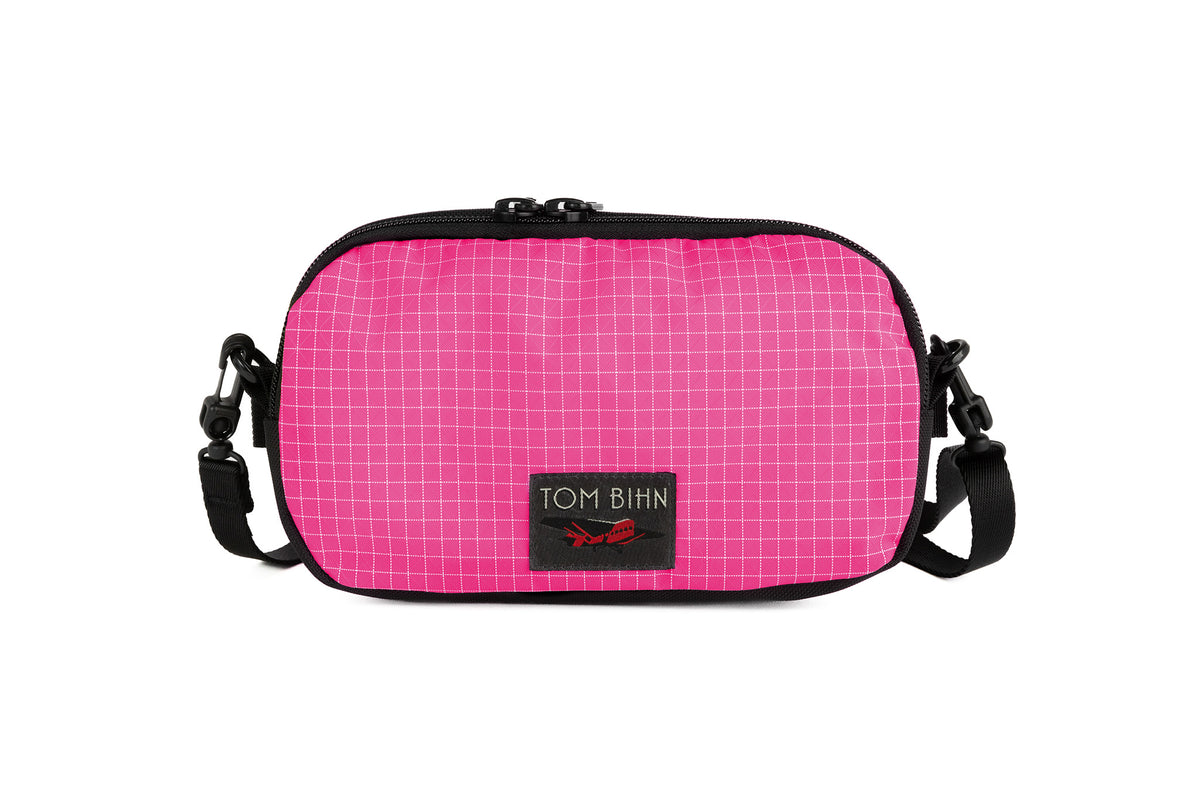 visible variant TB0412-PD^^The Bantam in Cerise 200 Halcyon with a shoulder strap
