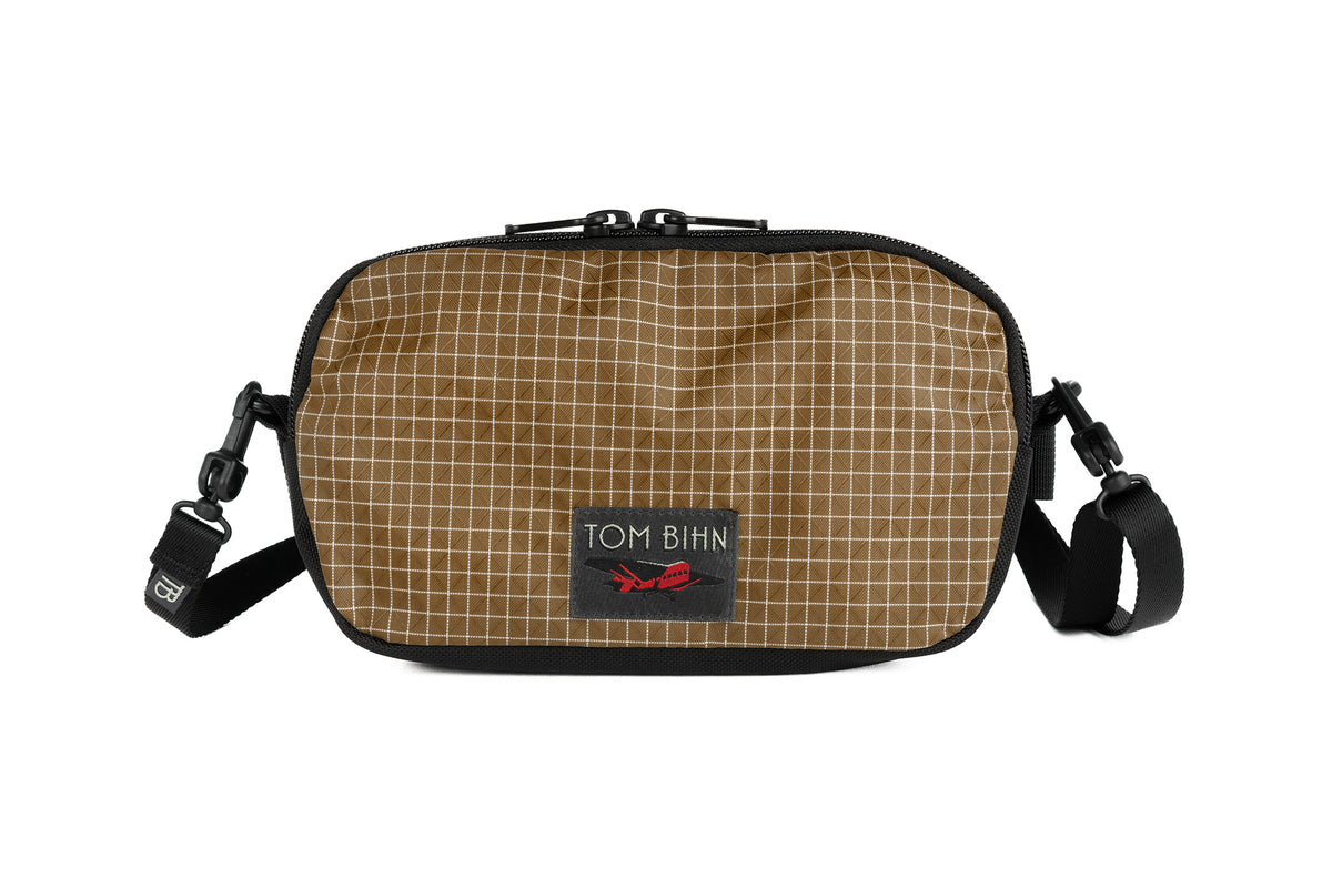 visible variant TB0412-CD^^The Bantam in Coyote 200 Halcyon with a shoulder strap