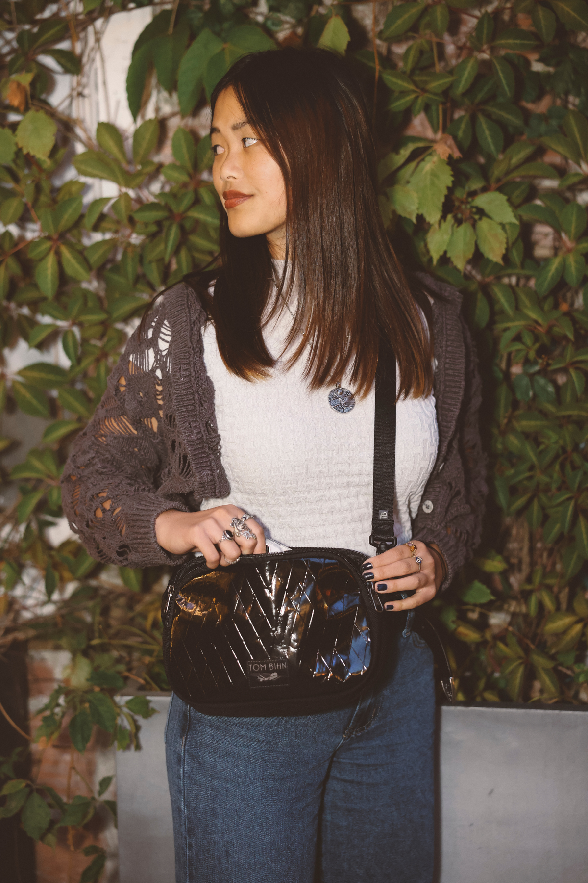 visible lifestyle^^Person wearing Big Bantam.