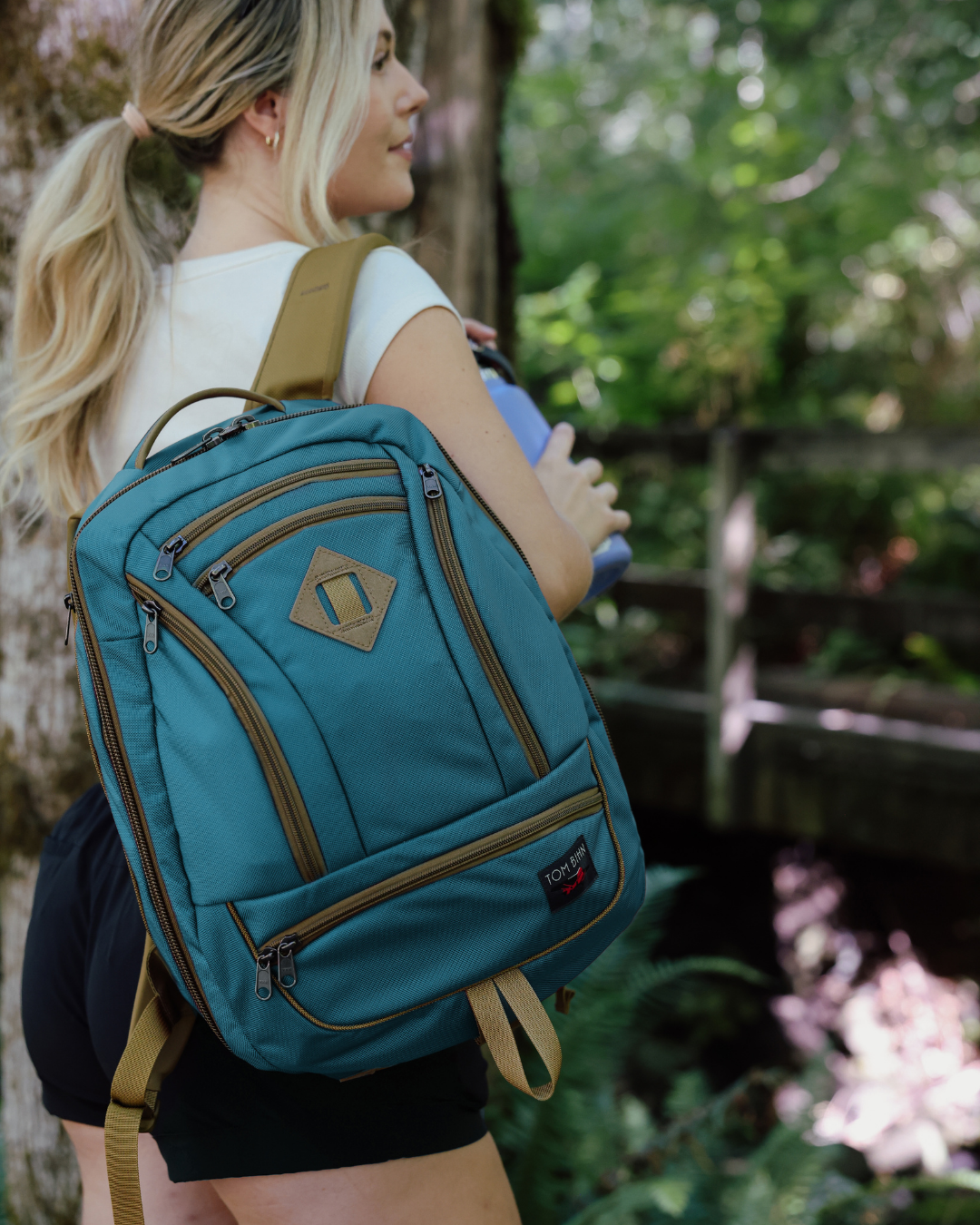 lifestyle visible^^ Guide's Edition Synik 26 in Agave Ballistic.