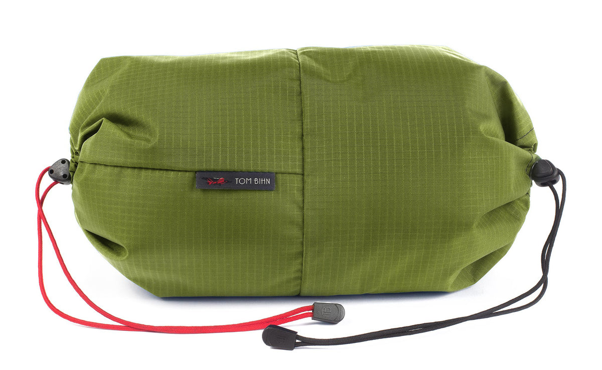visible variant TB09375-ML^^An Aeronaut 30 Travel Laundry Stuff Sack in Moss (green with light blue grid) 210 Cerylon.