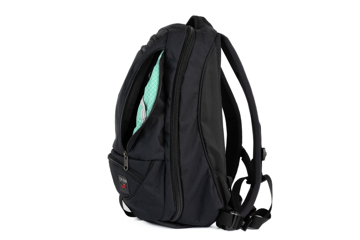visible variant TB0120-BXGD^^The Synik 22 in Black X-Pac® with a Seafoam 200 Halcyon interior.