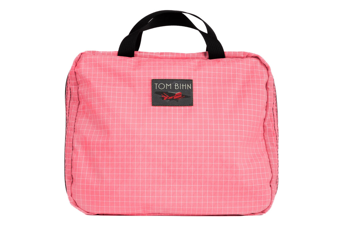 visible variant TB1266-4D^^A Deluxe Spiff Kit in Sakura (pale pink with white grid) 200 Halcyon.
