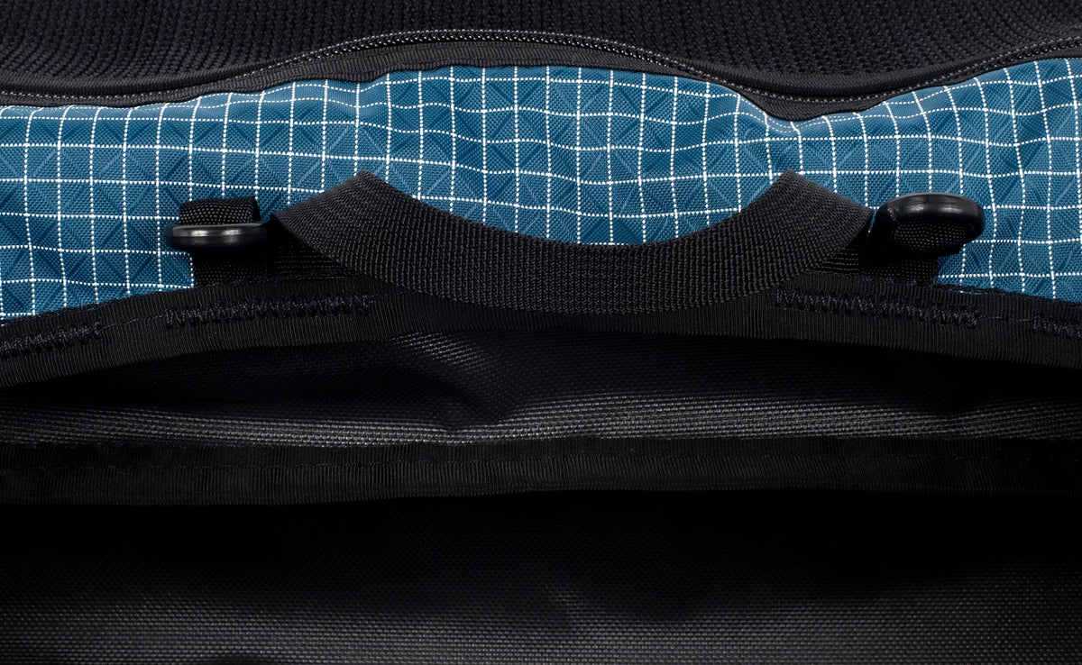 ^^Handle loops on interior of main compartment