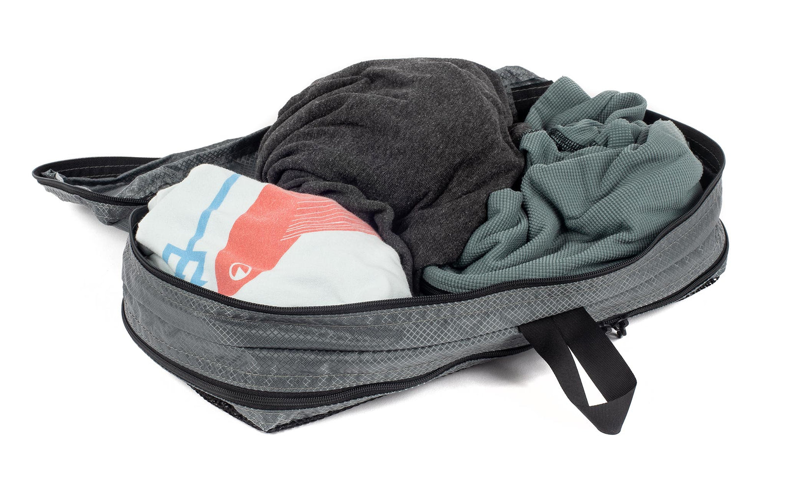 ^^Small Laundry Packing Cube in Graphite Piscine