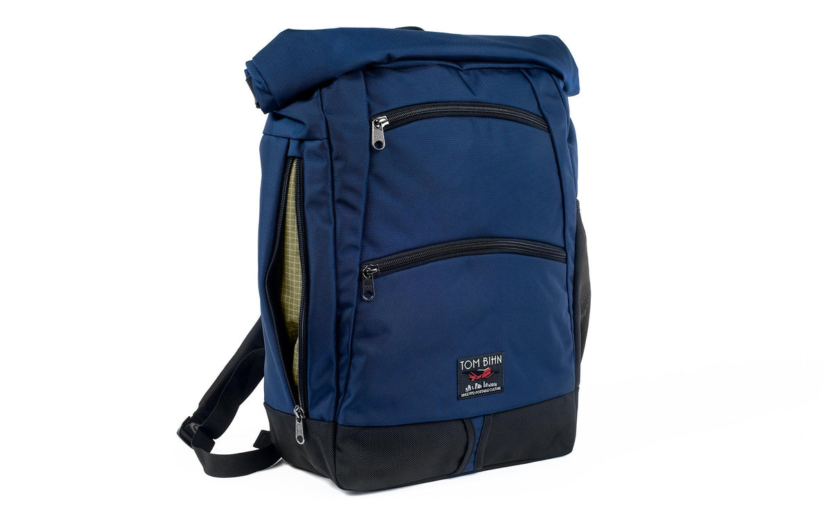 visible variant TB0130-DK8D^^The face of the Addax 26 in Deep Blue Ballistic with Taiga 200 Halcyon interior