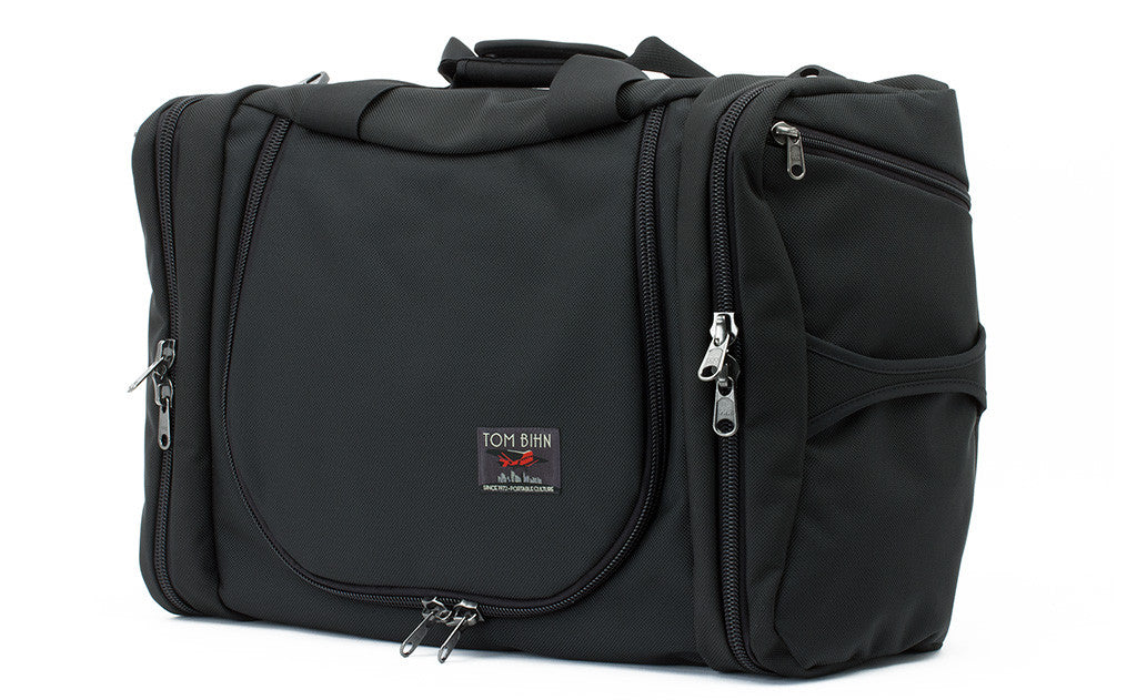 The Aeronaut 45 has grab handles on either end as well as zippered end pockets.