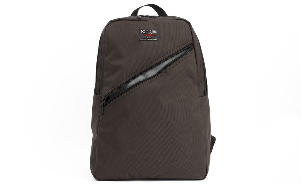 visible variant TB0922-RKLJ^^Daylight Backpack in Ursa (brown-grey) 525 Ballistic with Cloud (light grey) 210 Ballistic interior
