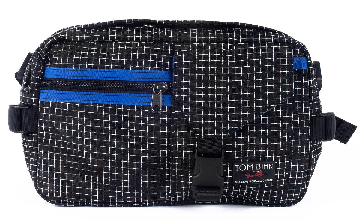 visible variant TB0425-OHLD^^The LGD in Beaver Original Halcyon/Royal/Island. Front view of the bag.