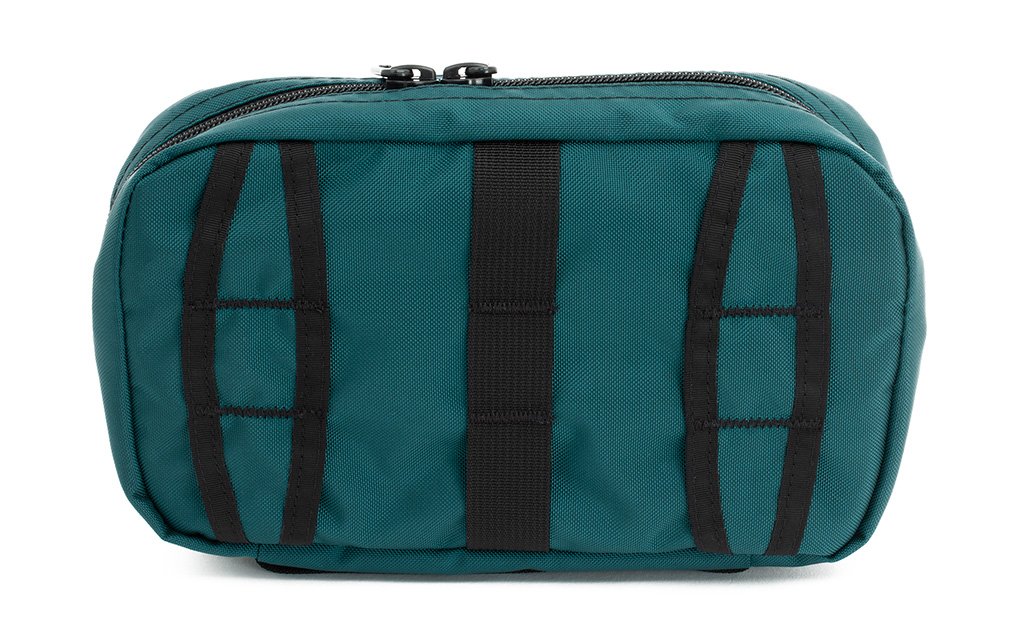 visible variant TB0419-SR^^Reverse shot of the Handy Little Thing #1 in Seapine Green (dark green) 630 Recycled showing the attachment points.