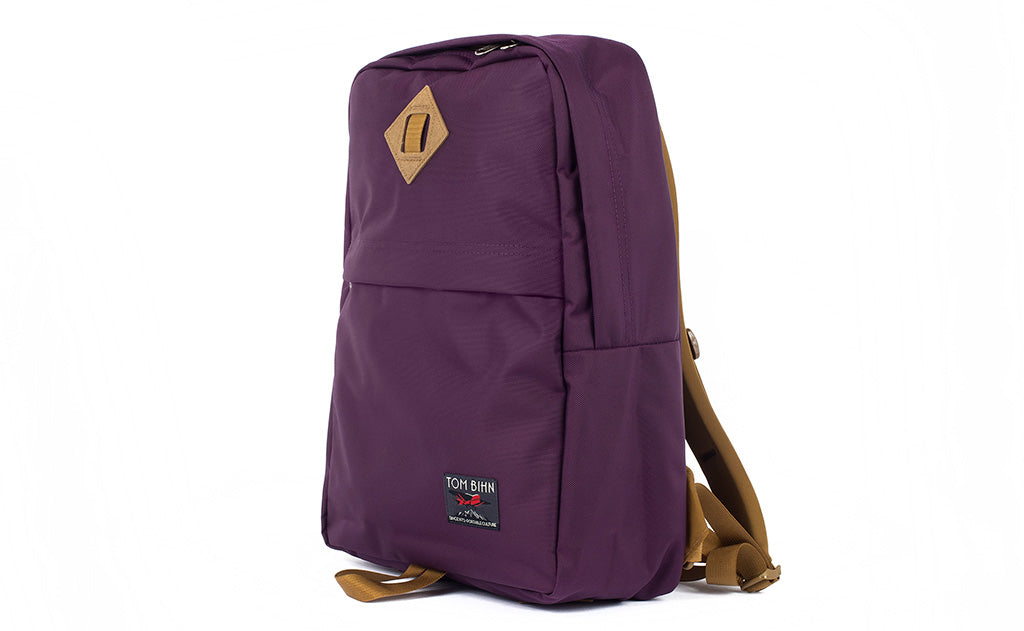 visible variant TB0923-UK^^3/4 shot of the Guide's edition Paragon in Aubergine