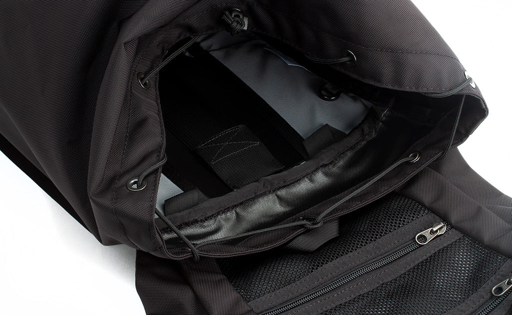 detail visible^^The included removeable frame sheet installed in the main compartment of the Original Shadow Guide 31.