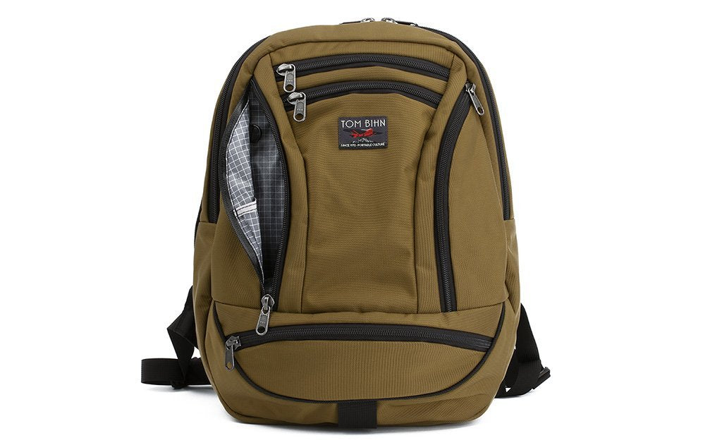 visible variant TB0112-CKND^^The Synapse 19 in Coyote (brown) 525 Ballistic with Northwest Sky (light grey with white grid) 200 Halcyon interior.
